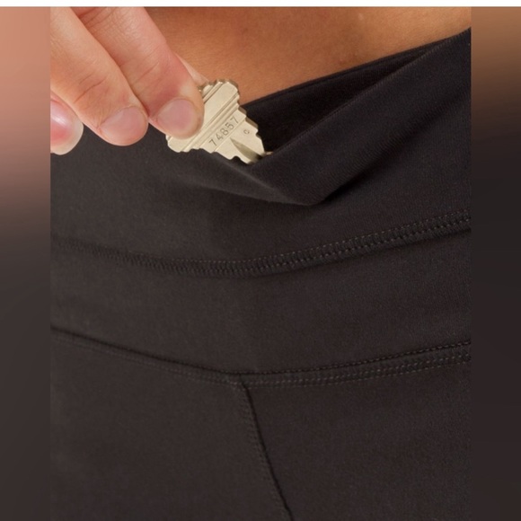 🍋 Lululemon Groove Crop Pants Short Capris Black Size 4 - Picture 3 of 7